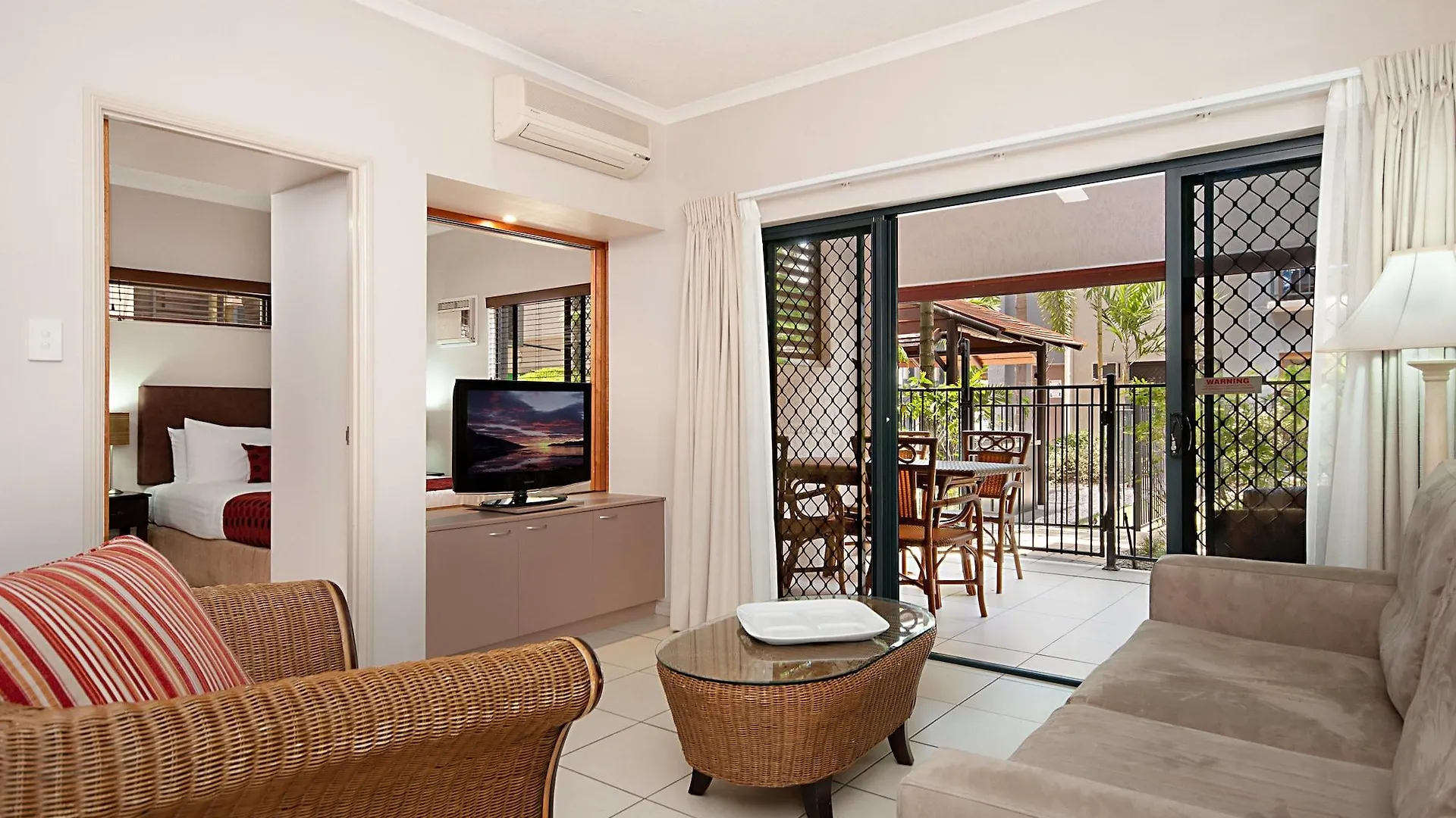 Southern Cross Atrium Apartments Cairns 4*,  Australia