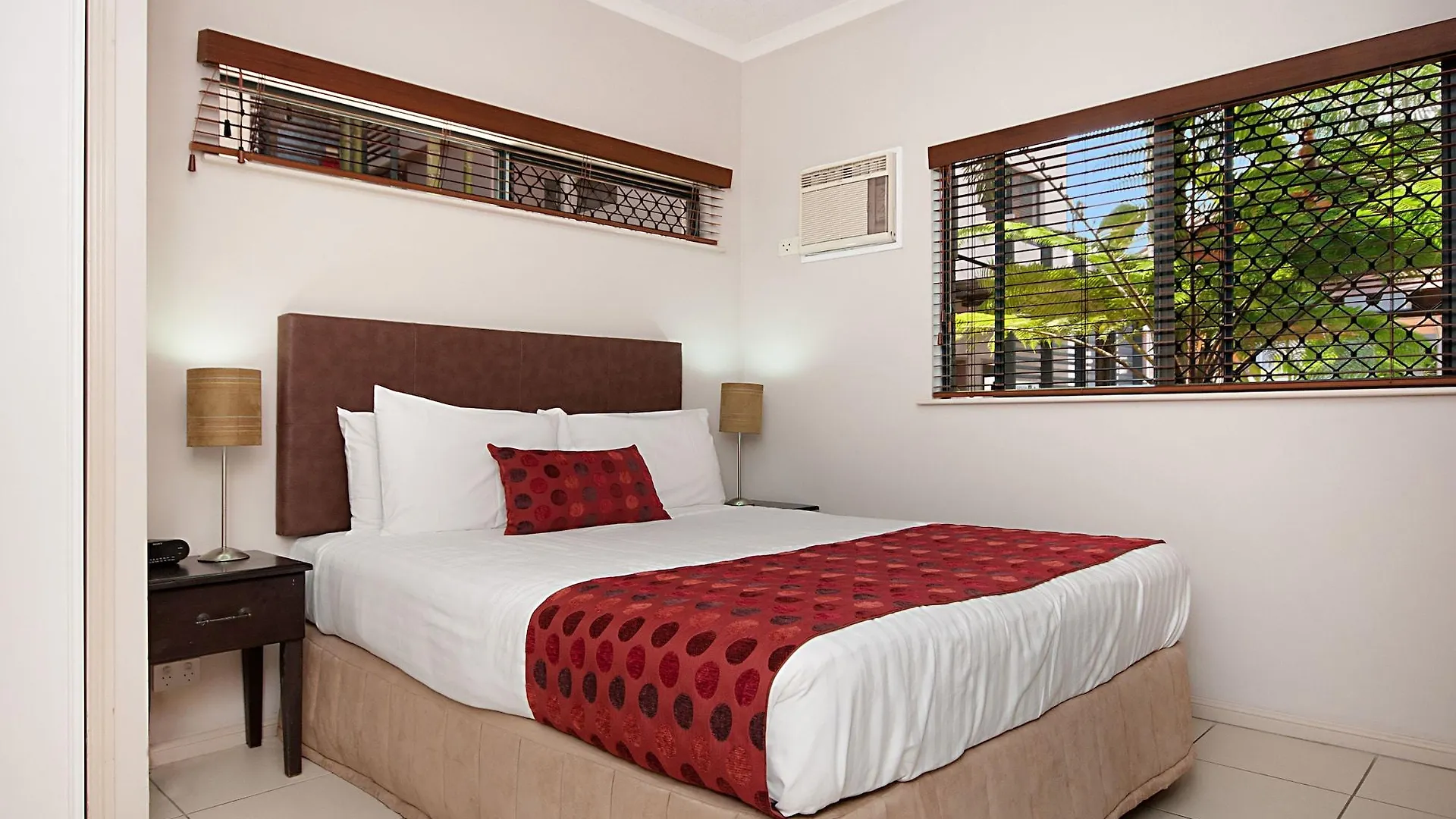 **** Aparthotel Southern Cross Atrium Apartments Cairns Australia