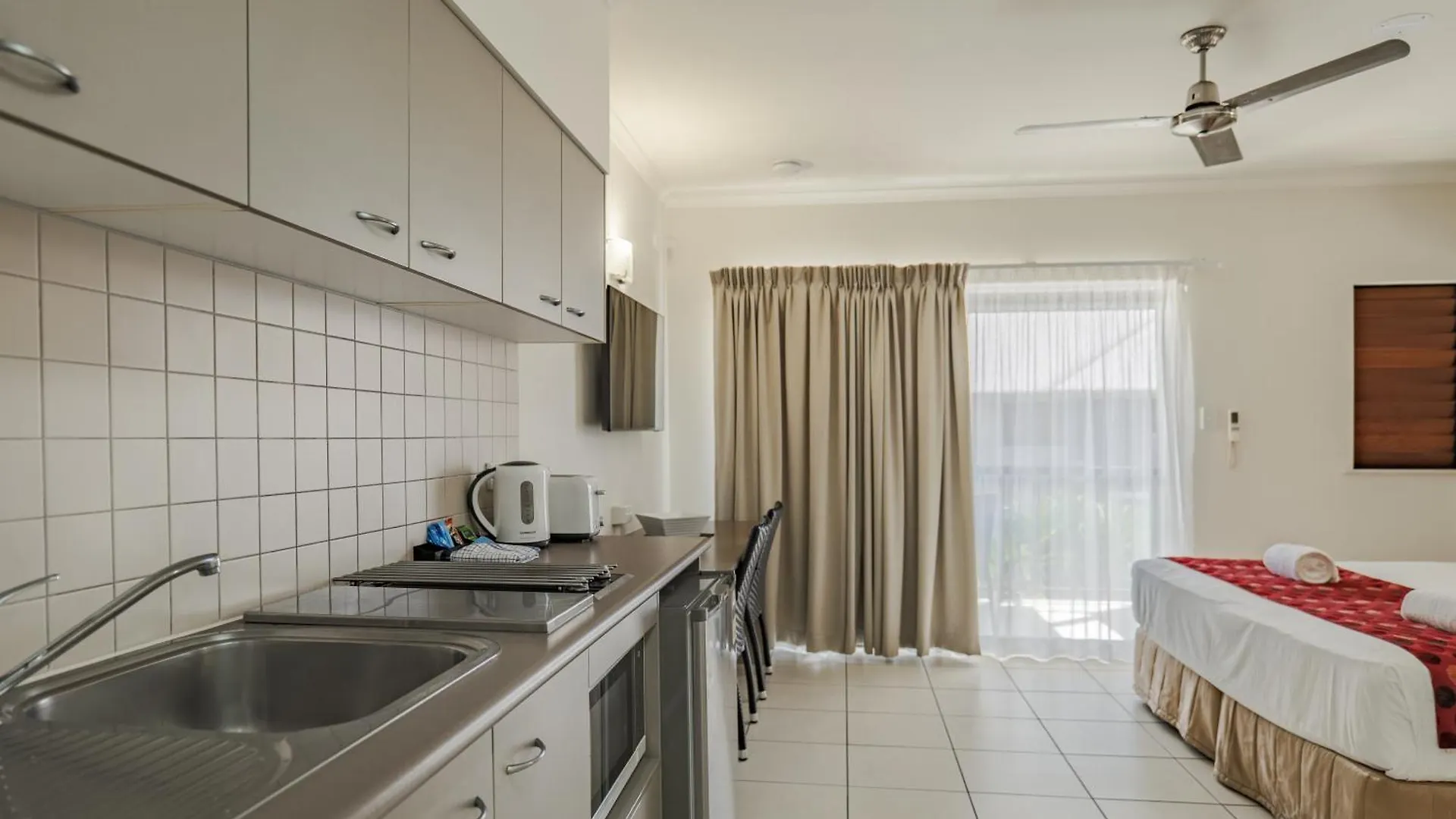 Southern Cross Atrium Apartments Cairns 4*,  Australia
