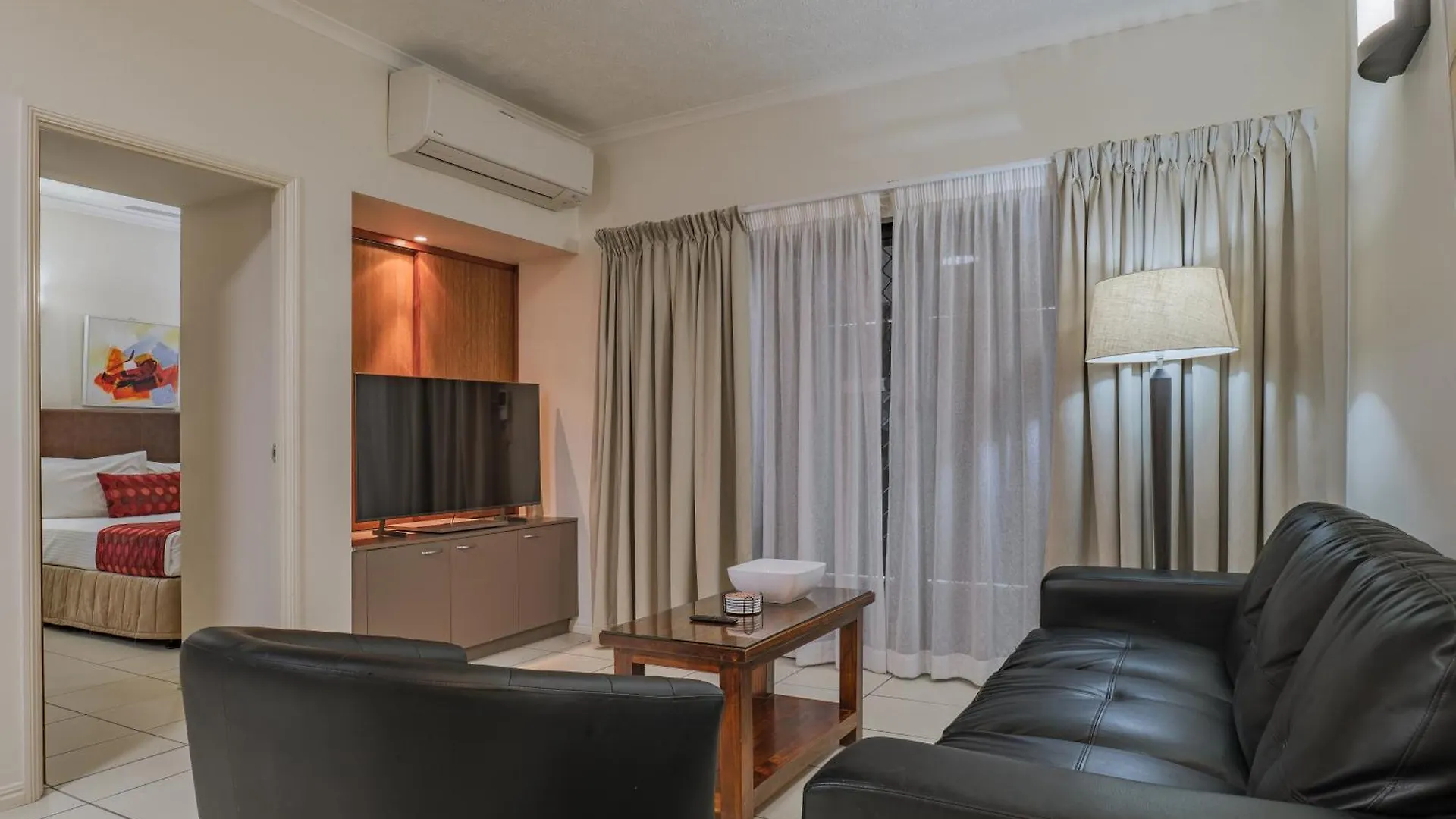 Southern Cross Atrium Apartments Cairns 4*,