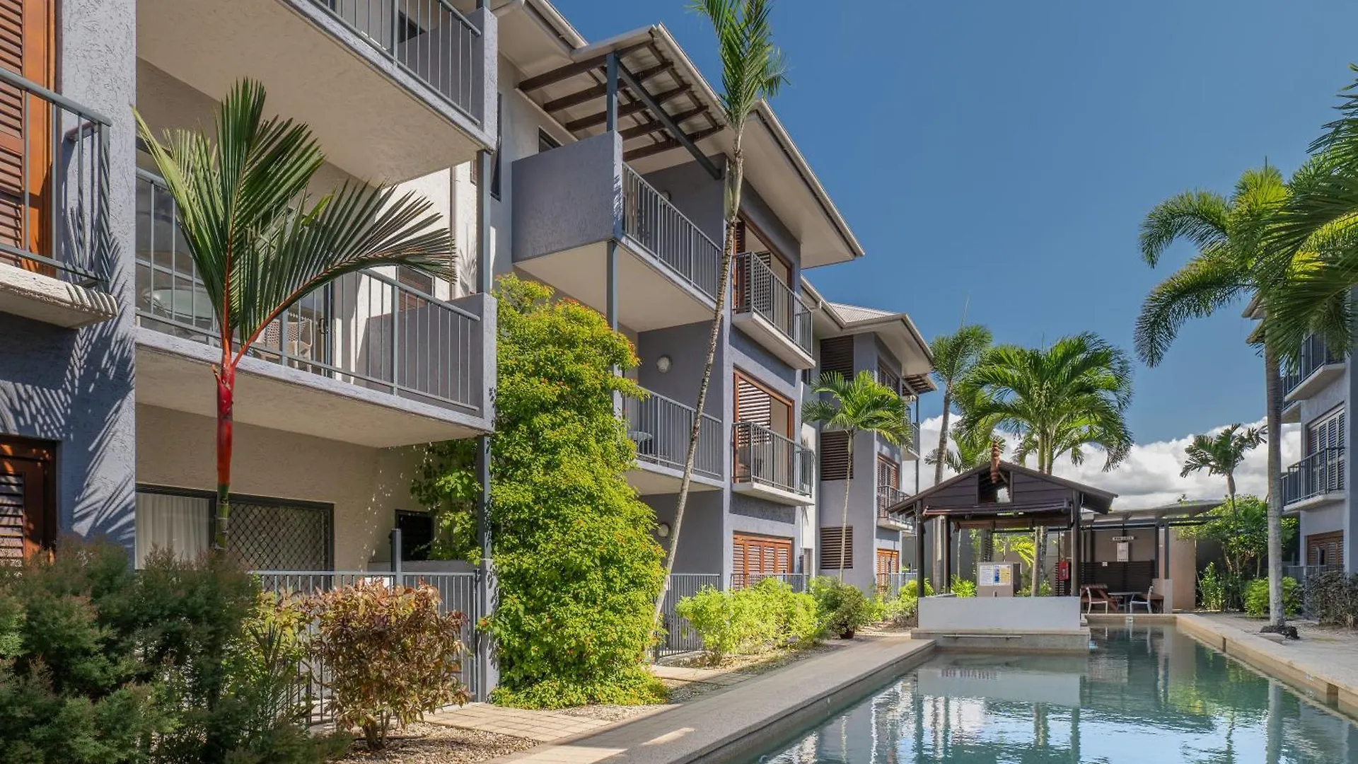 Southern Cross Atrium Apartments Cairns 4*,