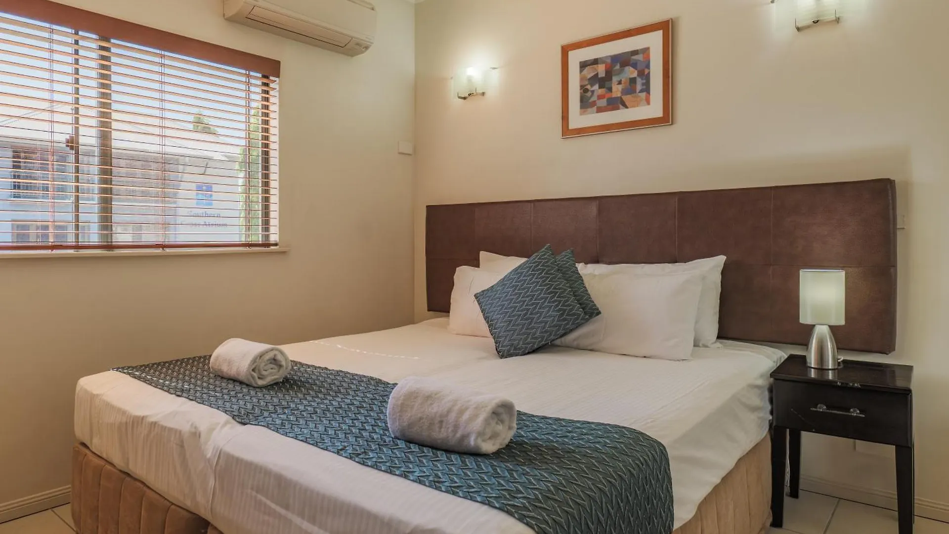 **** Aparthotel Southern Cross Atrium Apartments Cairns Australia